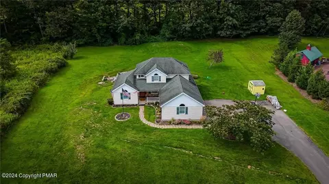 190 E White Bear Dr, Summit Hill, PA 18250