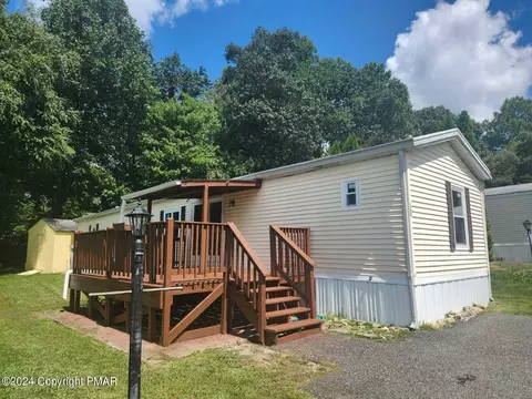 148 Mountain Village Dr, Macungie, PA 18062
