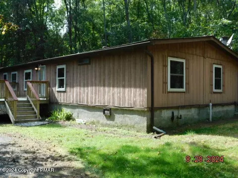 333 Sky Hawk Trl, East Stroudsburg, PA 18302
