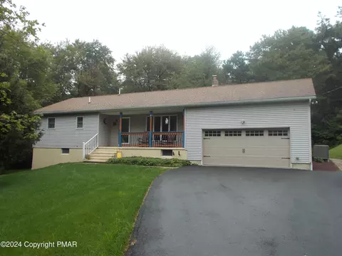 237 Crescent Lake Rd, Scotrun, PA 18335