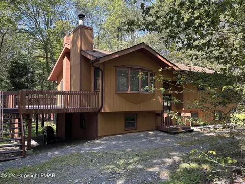 27 Mountain Glen Dr, Clifton Township, PA 18424