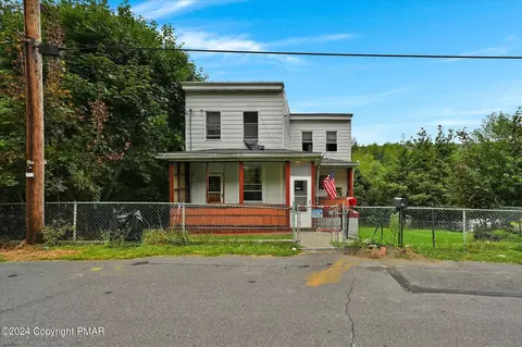 24 Eliot St, Shenandoah, PA 17976