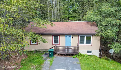 9113 Idlewild Dr, Tobyhanna, PA 18466