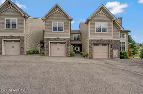 1532 Assembly Lodge Ln, Pocono Pines, PA 18350