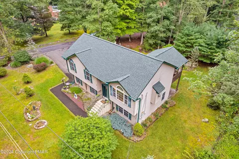 106 Gannet Dr, Henryville, PA 18332
