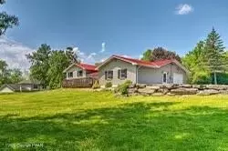 5 Primrose Ln, East Stroudsburg, PA 18301