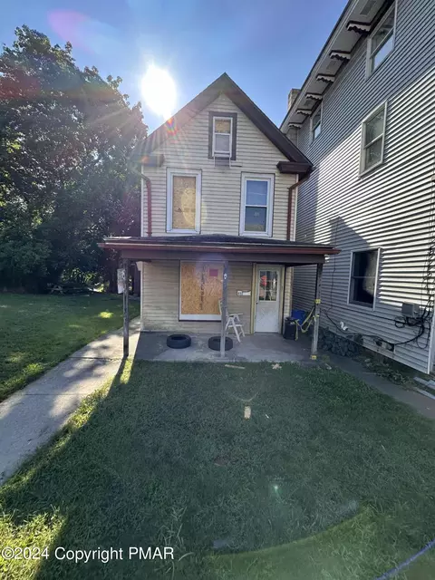 632 Center St, Jim Thorpe, PA 18229