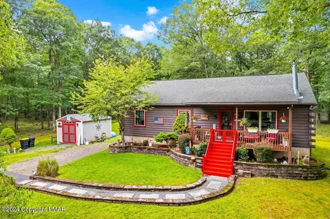 144 Red Rock Cir, Hawley, PA 18428