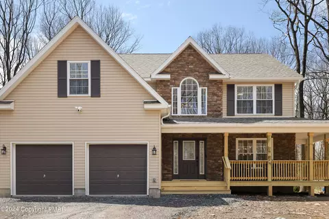 129 Remington Ln, Pocono Summit, PA 18346