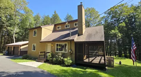10 Deer Trl, Albrightsville, PA 18210
