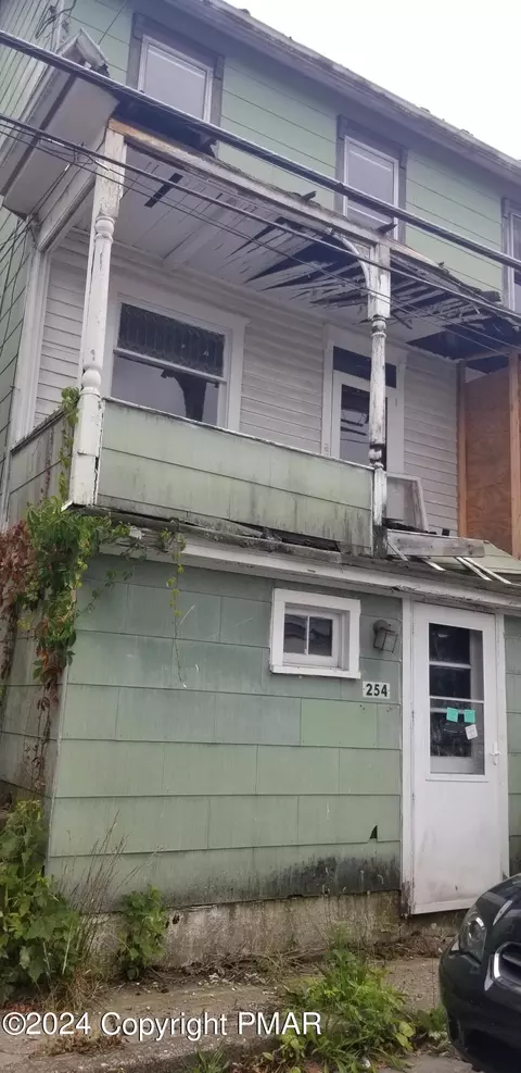 254 E Kline Ave, Lansford, PA 18232