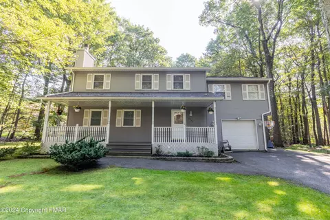 2123 Titania Rd, Tobyhanna, PA 18466