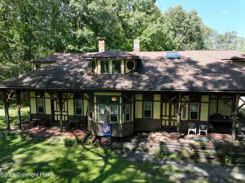 741 State Rd, Barnesville, PA 18214