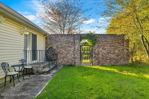 2175 Longview Dr, Bushkill, PA 18324 photo 35