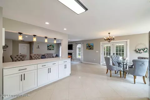 2175 Longview Dr, Bushkill, PA 18324 photo 9