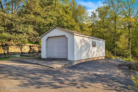 2175 Longview Dr, Bushkill, PA 18324 photo 43