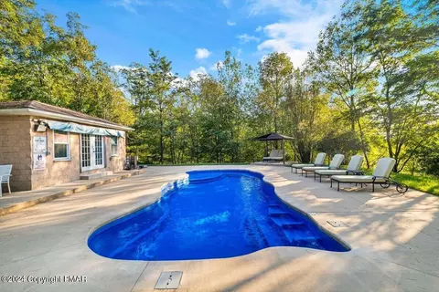 2175 Longview Dr, Bushkill, PA 18324 photo 37