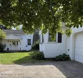 945 Eby Ln, Bath, PA 18014 photo 2