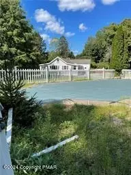 945 Eby Ln, Bath, PA 18014 photo 5