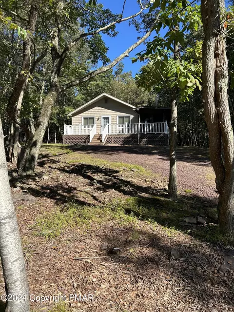 55 Blairwood Ln, Albrightsville, PA 18210