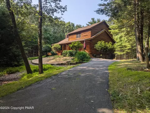 196 Majestic Dr, Saylorsburg, PA 18353