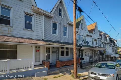 712 Laurel Blvd, Pottsville, PA 17901