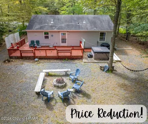 375 Maxatawny Dr, Pocono Lake, PA 18347
