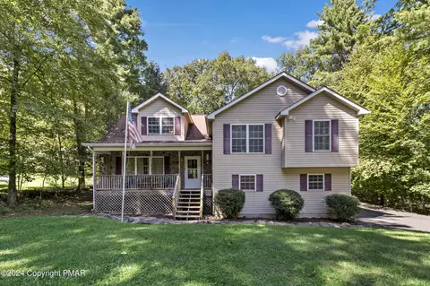 1215 Bartonsville Woods Rd, Bartonsville, PA 18321