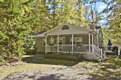 128 Chitimacha Dr, Pocono Lake, PA 18347