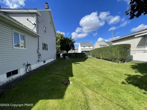 144 Carleton Ave, Hazleton, PA 18201 photo 4