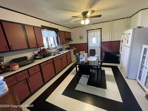 144 Carleton Ave, Hazleton, PA 18201 photo 11