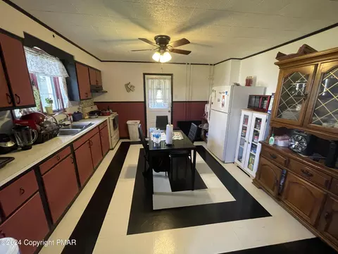 144 Carleton Ave, Hazleton, PA 18201 photo 13