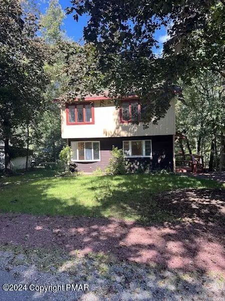 221 Wieboldt Rd, Cresco, PA 18326