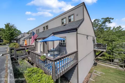 117 Cross Country Ln, Tannersville, PA 18372