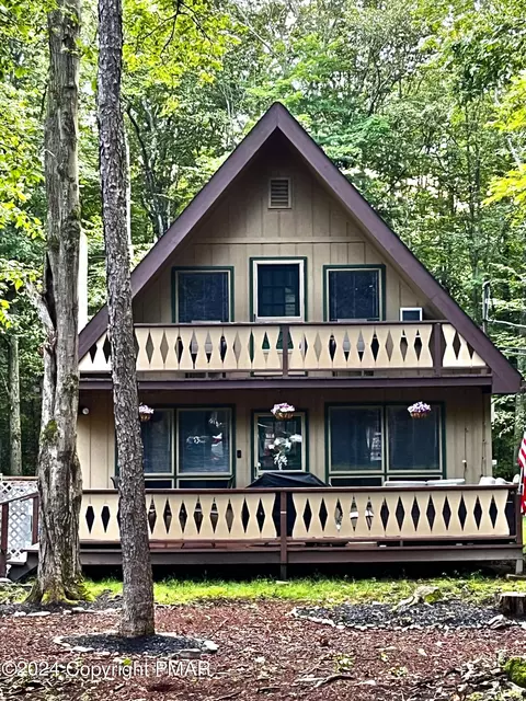 38 Lehigh River Dr, Clifton Township, PA 18424