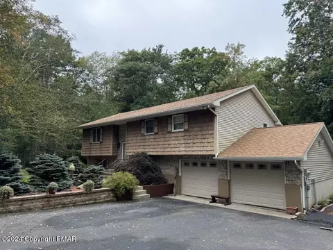 2891 Meadow Run Rd, Bear Creek, PA 18702