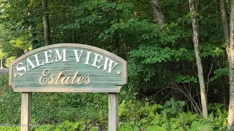 22 Salem View Dr, Waymart, PA 18472