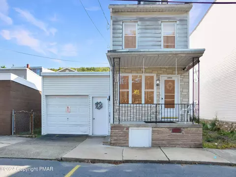 1004 E Pine St, Mahanoy City, PA 17948