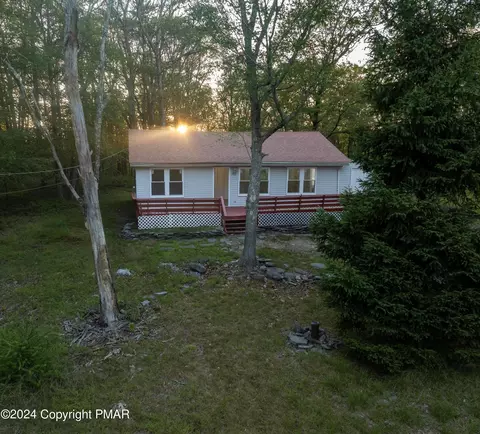 2152 Spring Dr, Bushkill, PA 18324 photo 1