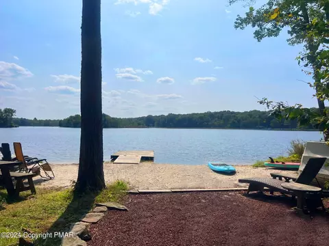 287 Partridge Dr, Pocono Lake, PA 18347