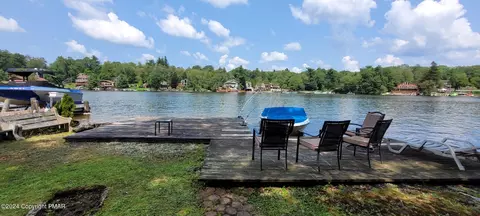 68 S Lake Dr, Lake Harmony, PA 18624