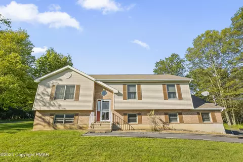 2107 Bushkill Cir, Bushkill, PA 18324