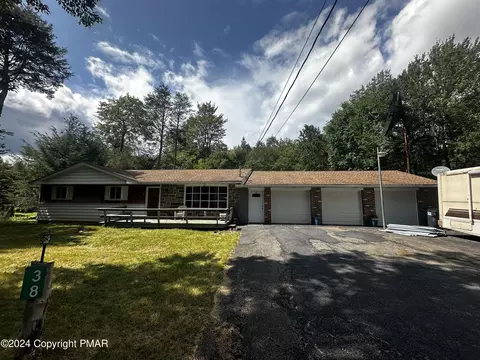 38 W Fawn Grove Dr, Albrightsville, PA 18210