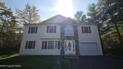6548 Laurel Hollow Dr, Tobyhanna, PA 18466