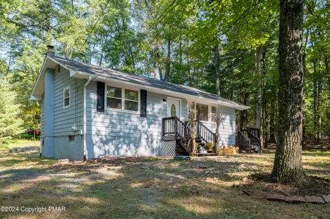 147 Rose Ln, Bartonsville, PA 18321