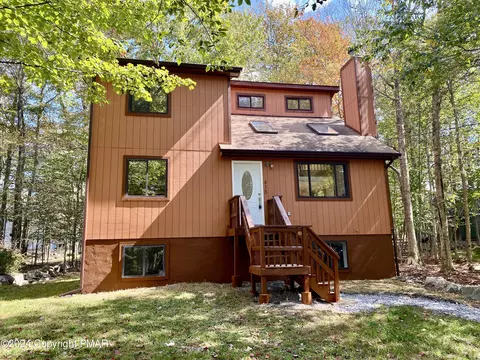 6352 Ventnor Dr, Tobyhanna, PA 18466