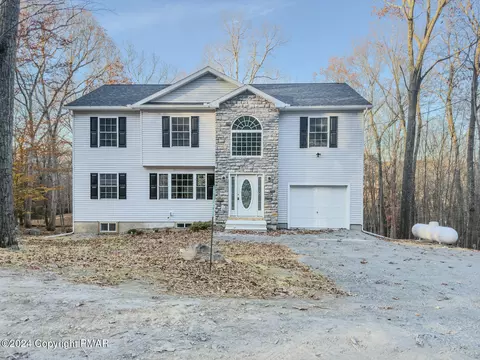 6149 Kansa Rd, East Stroudsburg, PA 18302