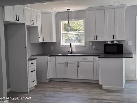 128 Evergreen Dr, Bushkill, PA 18324 photo 6