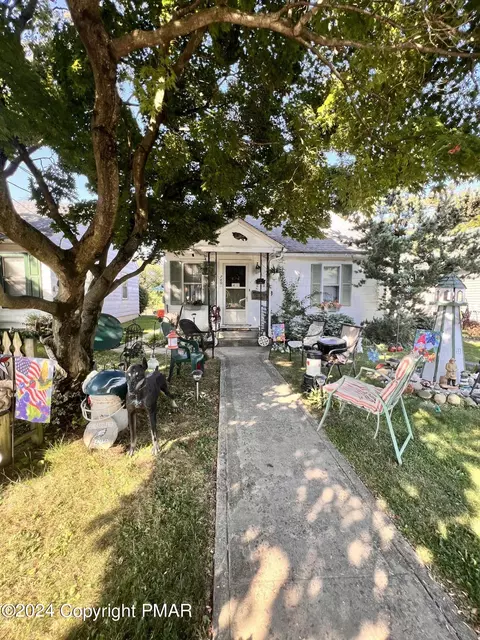 740 7th St, Whitehall, PA 18052