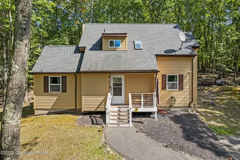 1255 Kensington Dr, East Stroudsburg, PA 18301